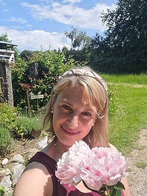 Julia Angst Julia Angst